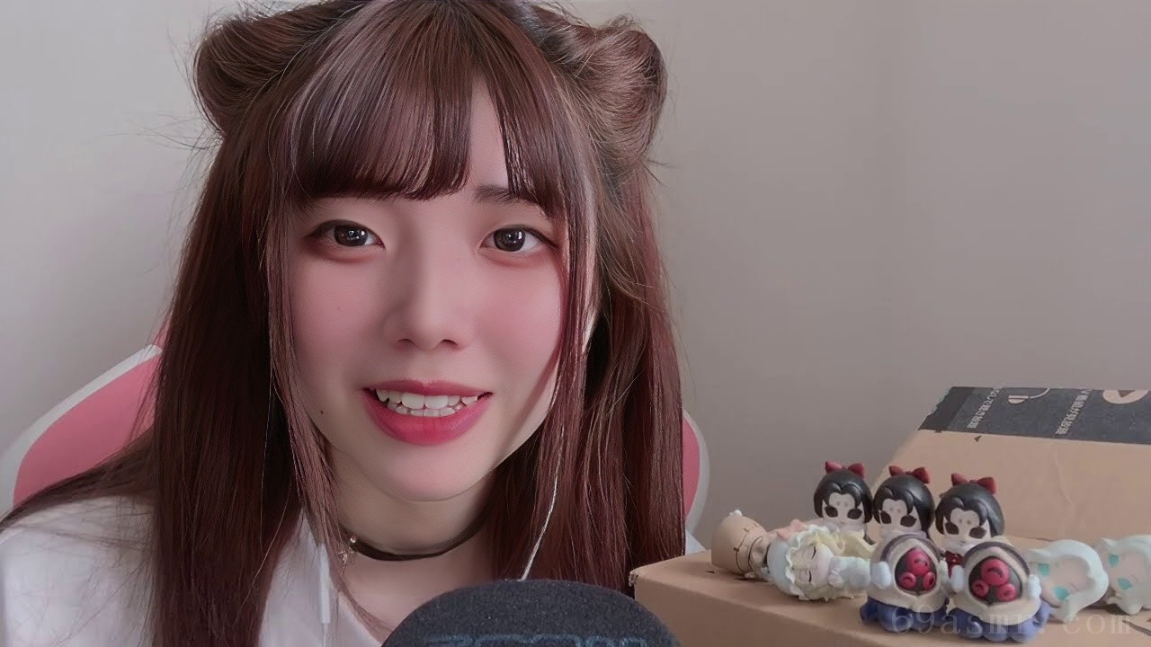 [ASMR] Whispering Gacha Mass opening Bag Sound Scissors Sound Whisper 扭蛋玩具 Identity V 뽑기 개봉 [第五人格]--