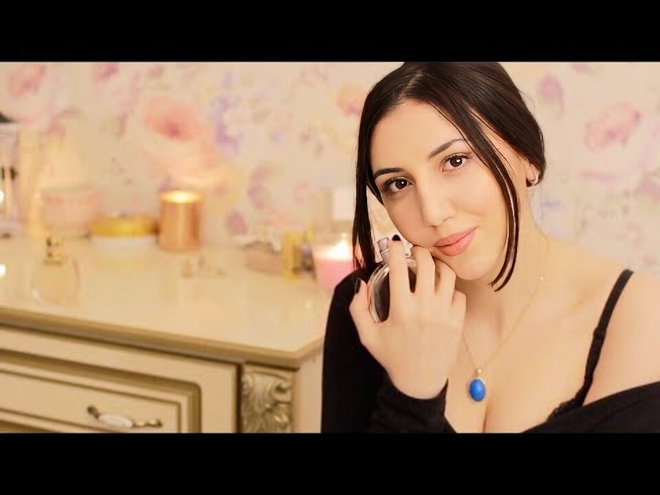 ASMR 最女性化和诱人的香水 ~ CloseUP Whisper